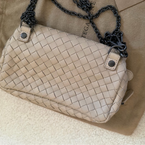 Bottega Veneta Mini Intrecciato Expandable Chain Leather Crossbody Bag - Picture 12 of 12